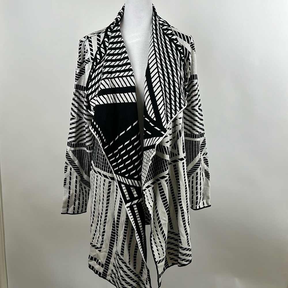 Isaac Mizrahi Cardigan Geometric Black & White Jacquard Sweater Size XS